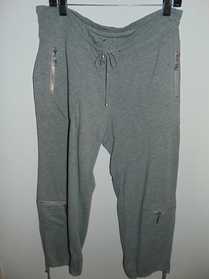 Pantalones de chándal Bloomingdale's para mujer gris cargo elásticos solapa bolsillos traseros cremalleras Foto 4 de 4