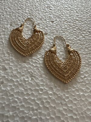 Peach Shaped Lovely Hollow Out Gold Earrings 