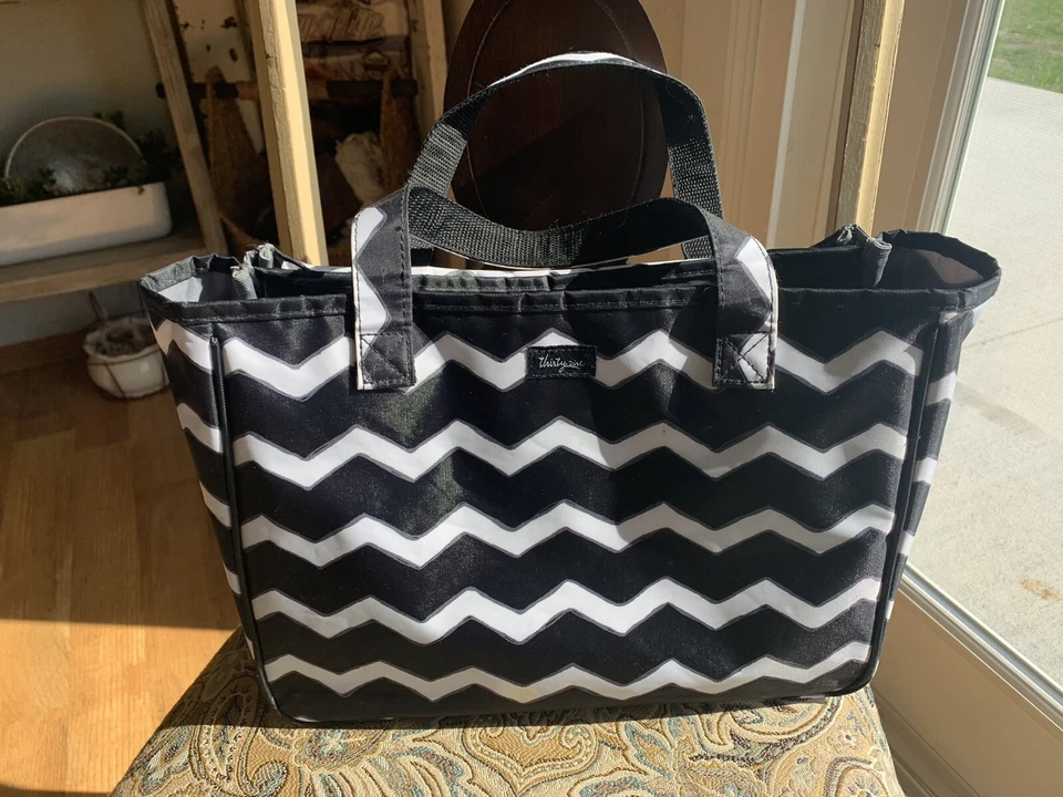 Thirty-One True Beauty Travel Makeup Bag Retired Chevron Black & White KBM Tote - Image 2 of 4