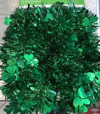 ST. PATRICK  S DAY GARLAND SHIMMERING SHAMROCKS GREEN 9 FEET DECOR FESTIVE FUN 