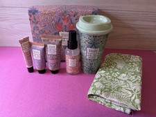 William Morris at Home Geranium and Eucalyptus Picnic Tote Set Vegan