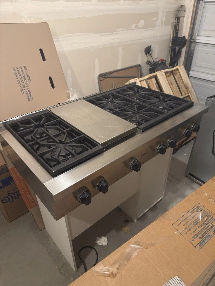 Wolf 48" Range Top - SRT486G - 6 Quemadores + Plancha Perillas Negras Inoxidable Foto 3 de 4