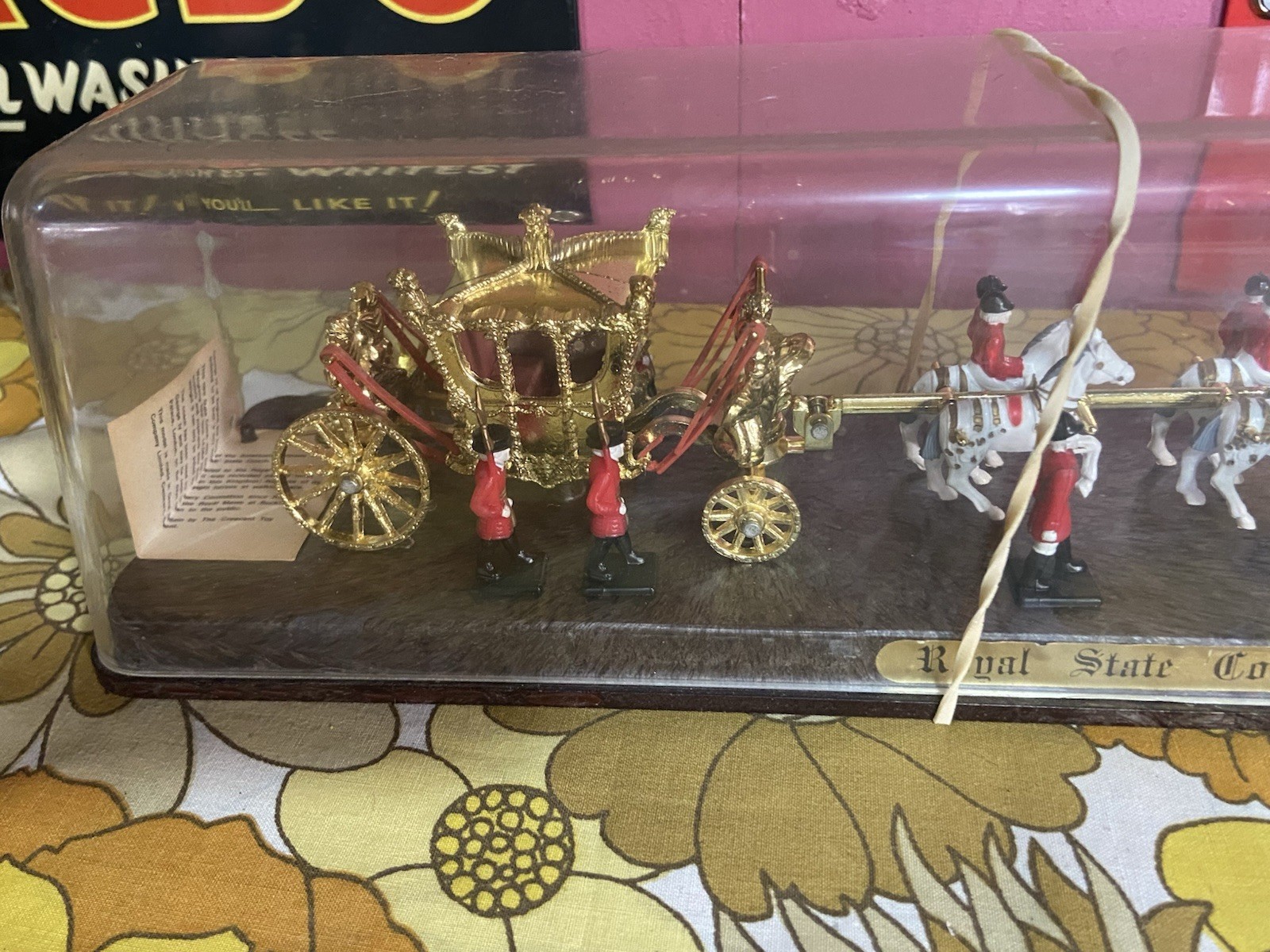 1977 CRESCENT TOYS ROYAL STATE TOYS ORIGINAL CASE AND COVER VGC 15”LONG