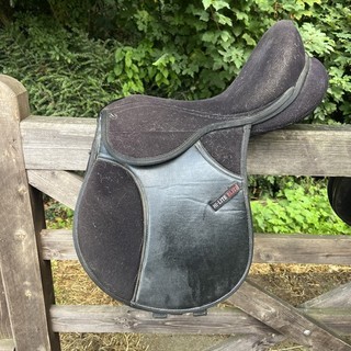 Hi Lite Elite Saddle 15” Wide Black Synthetic