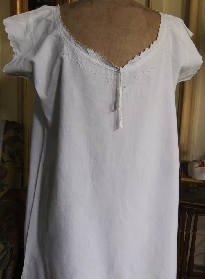 Chemise de nuit manches courtes en lin début XXème - Photo 2/4