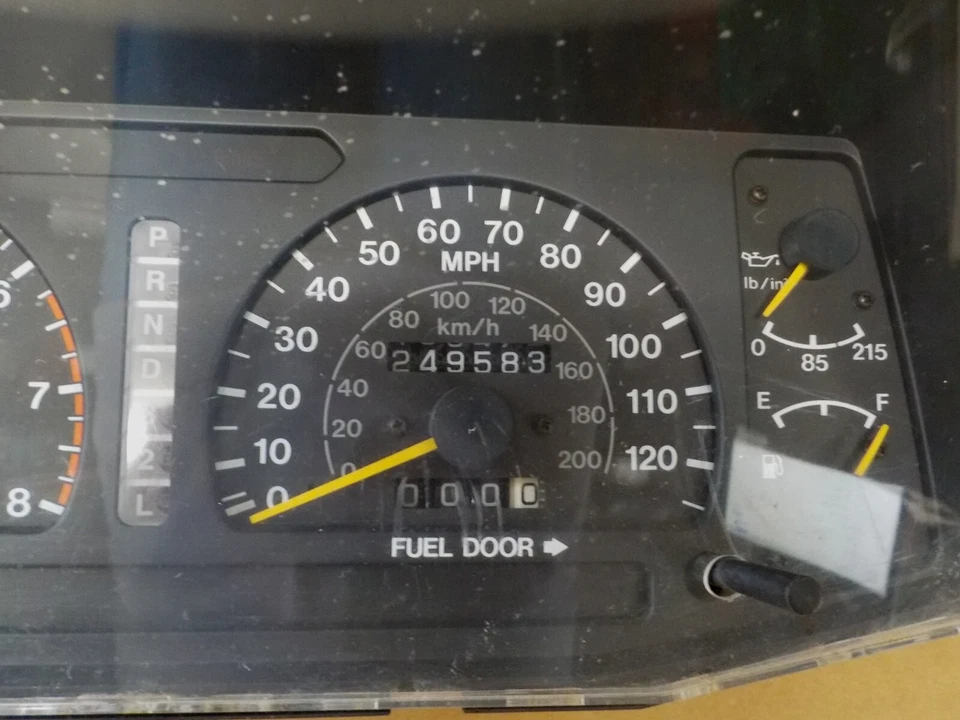 Cuadro de instrumentos velocímetro Isuzu Rodeo 1996 249.583 millas Foto 4 de 4