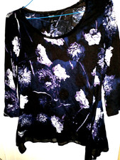 SIMPLY VERA~ VERA WANG~3/4 Sleeves ~Black White Floral Top~ Asymmetrical Size M