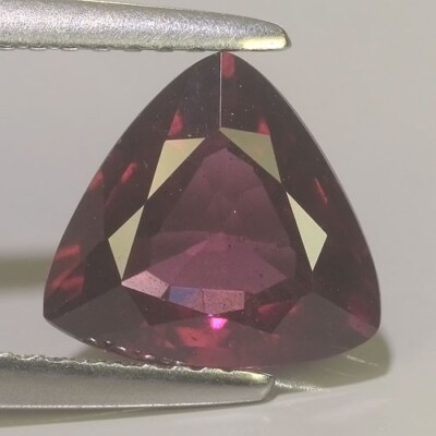 ***2.45CTS STUNNING SPARCLING NATURAL RHODOLITE GARNET- @REF VIDEO***