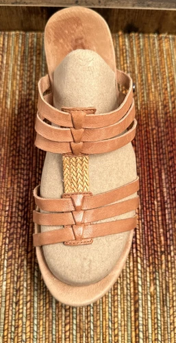 Sandalo Ugg Zeppa Slip On Marrone 8