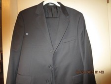 JOS A BANK BLACK MENS SUIT--READ MEASUREMENTS--- T13-2