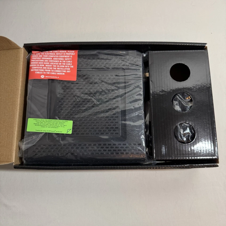 Motorola SURFboard® eXtreme NEW Wireless Cable Modem & Gigabit Router Brand New - Image 2 of 4