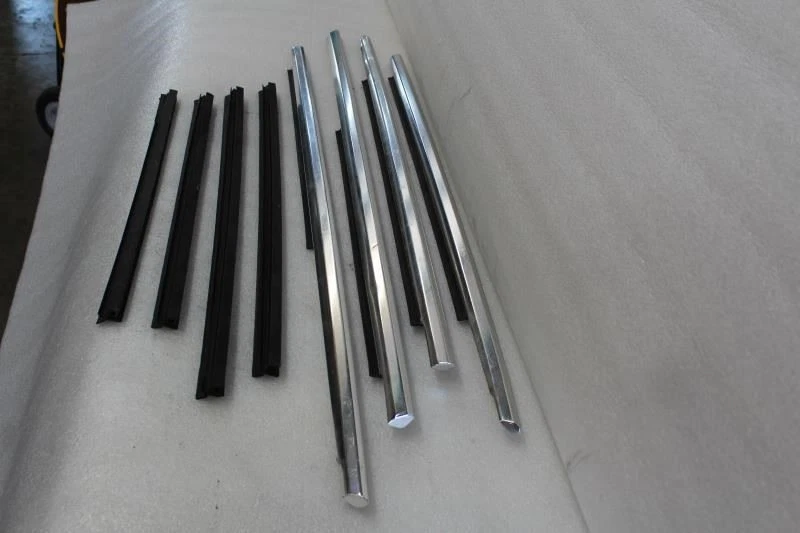 1981 1982 1983 1984 1985 MERCEDES 300SD W126 DOOR WINDOW MOLDINGS CHROME TRIMS - Image 2 of 4