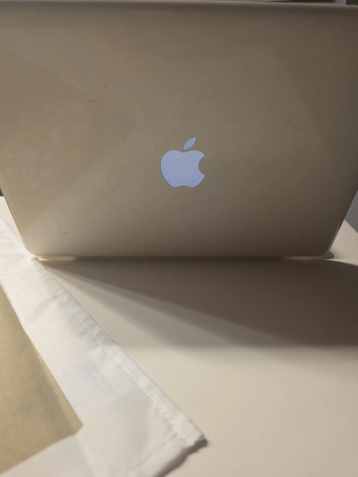 Macbook 7,1 12,1Zoll - Bild 2 von 2