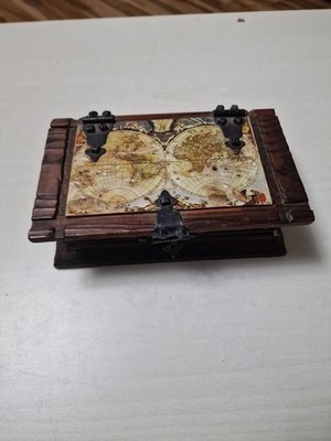Vintage Old World Map Carved Wooden Jewelry/Trinket Box Book Carved 20x14,5x6,5 
