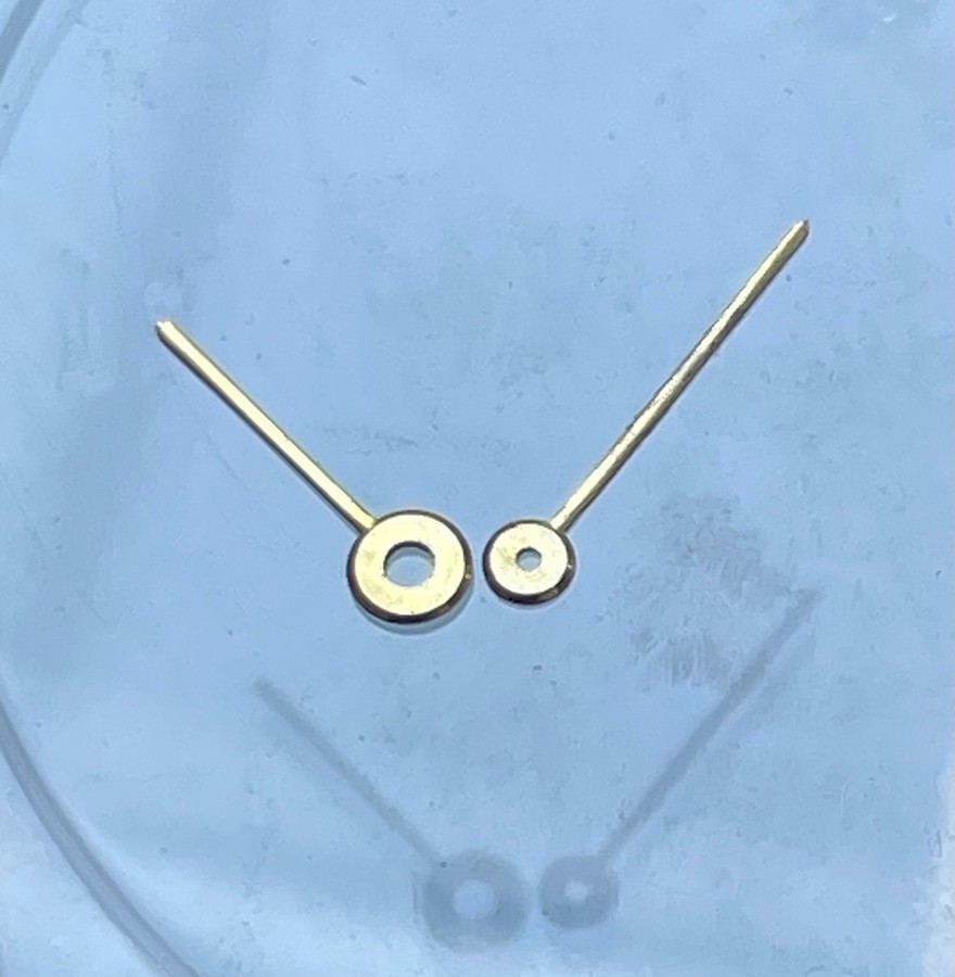 Universal Geneve Ultra Thin c.1825 Movement / F.Piguet 21 / 18k Gold Crown Hands