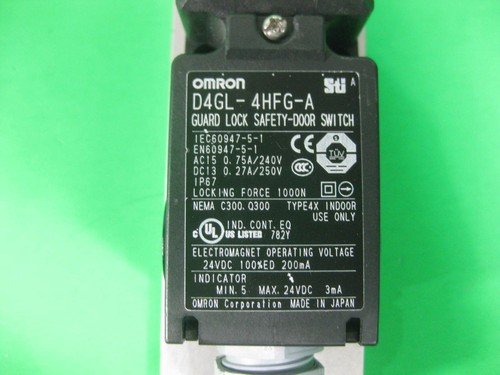 Omron Guard Lock Safety Door Switch -- D4GL-4HFG-A -- Used - Picture 2 of 6