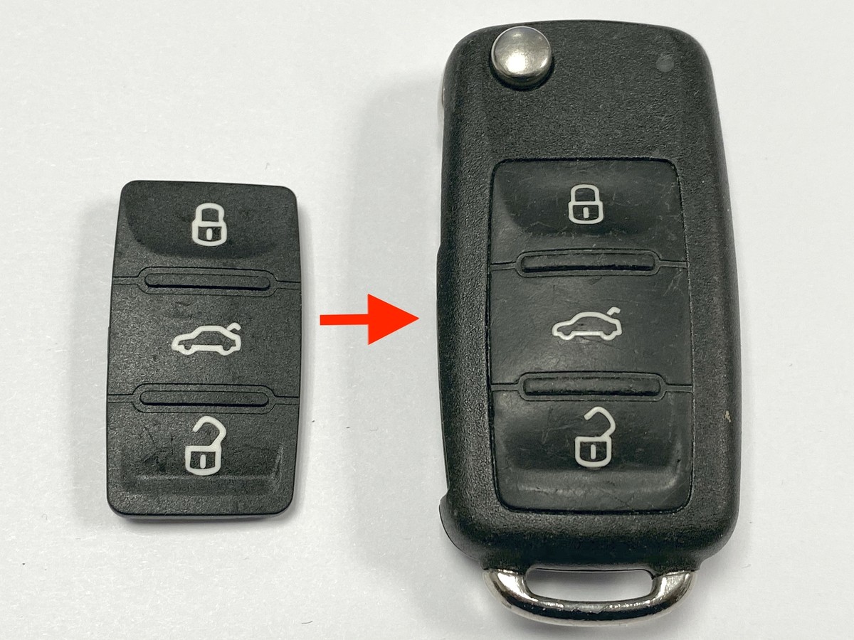 Used Skoda 3-Button Flip Key Fob – Compatible With Octavia, Fabia & More (Part 5E0 959 752 D)