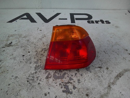 Original BMW E46 Limo Rücklicht Rückleuchte links 8364921 mit Lampenräger