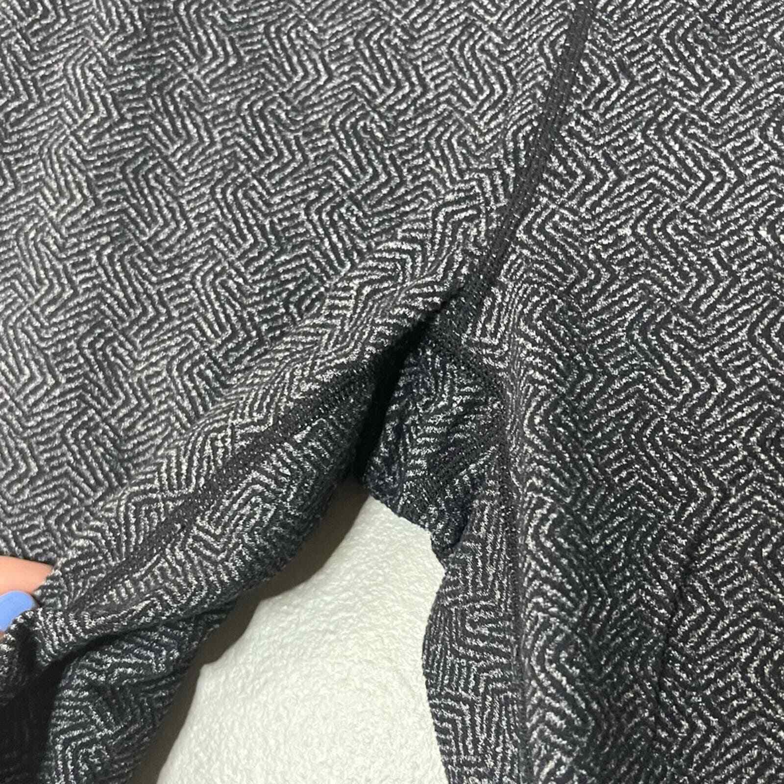 Athleta gray patterned crop cropped athletic legg… - image 4