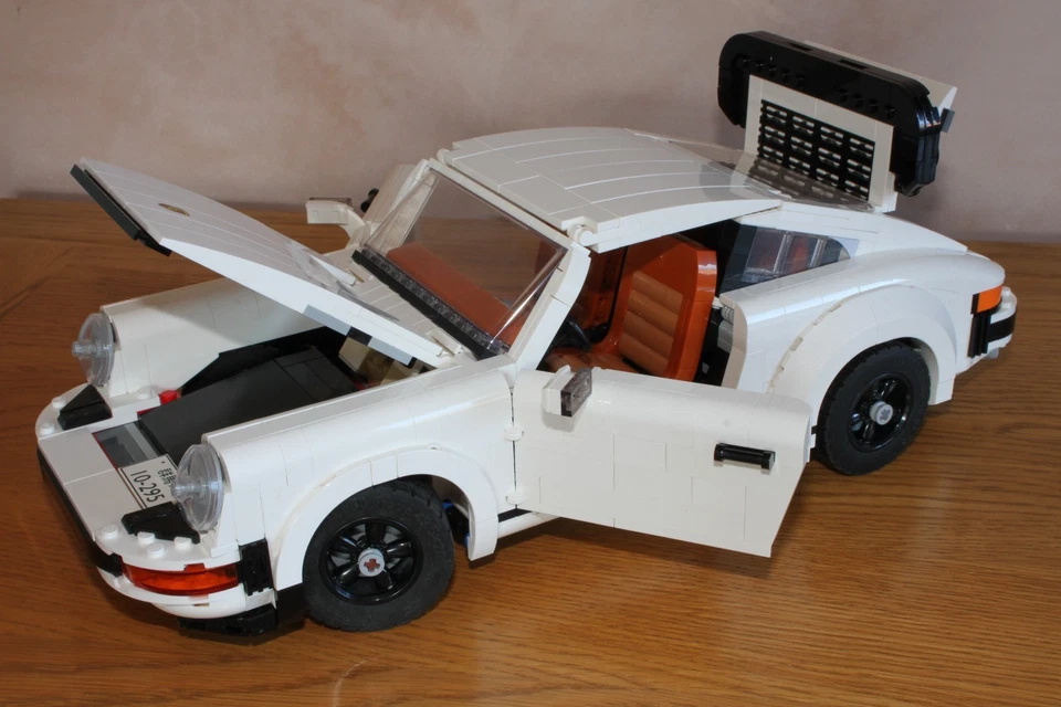LEGO Icons 10295 Porsche 911 Turbo & 911 Targa, photo 2 of 5