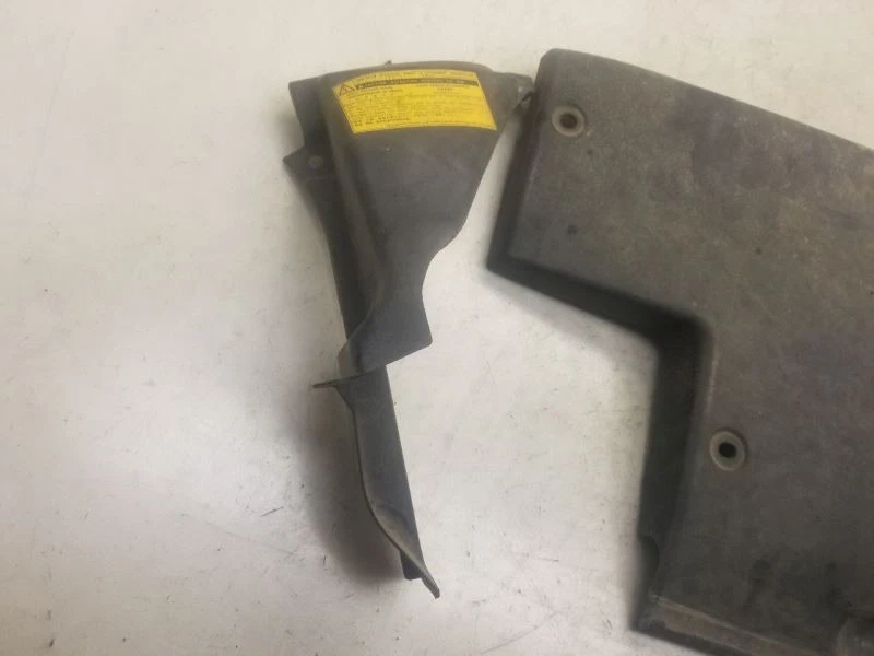 Lexus LS430 2001 4,3 L 8 cilindros cubierta de faldón del lado del conductor  Foto 2 de 4