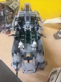 LEGO Star Wars: Republic Dropship with AT-OT Walker (10195)
