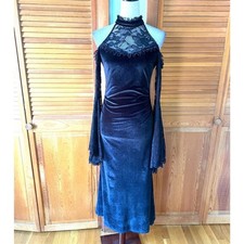 Gothic Victorian Dark Flirtation Velvet & Lace Cold Shoulder Morticia Dress M