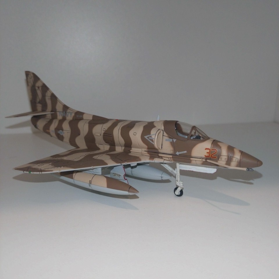 Hobby Master 1/72 Douglas A-4E Skyhawk VA-126 Top Gun modello nuovo