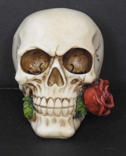 Red Rose In Mouth Skull Statue Gothic Romantic Halloween Skeleton Decor Figurine