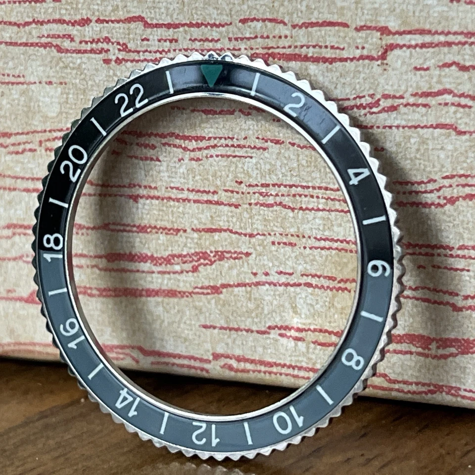 Inserto de bisel ZODIAC Aerospace GMT negro/gris 24 horas (28,2 mm int. / 36,3 mm ext.) Foto 3 de 4