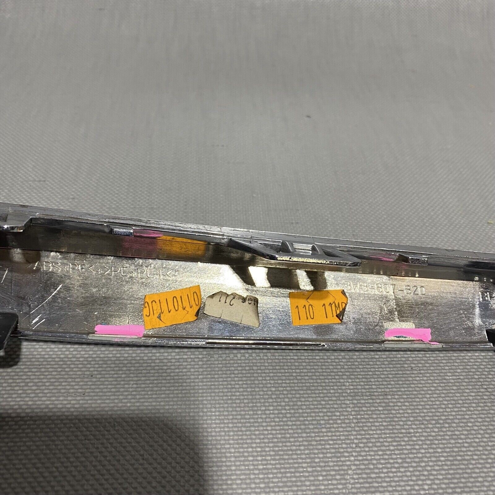 BENTLEY GT REAR BUMPER TRIM RIGHT 3W3-807-820 2012 2013 2014 2015 2016 OEM