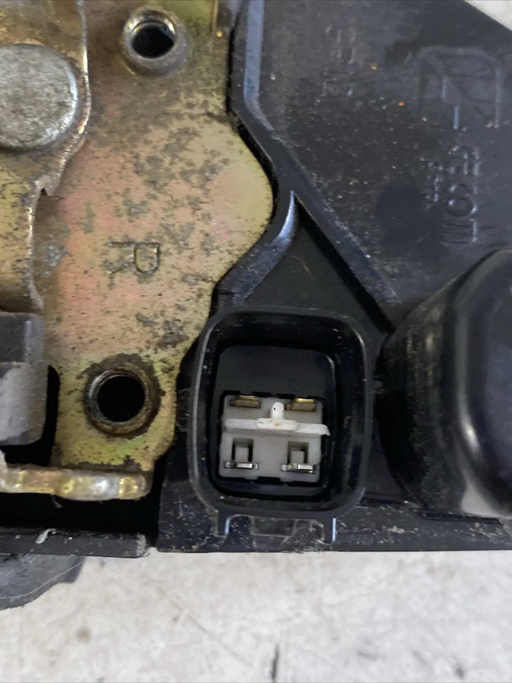 2006 JEEP GRAND CHEROKEE DRIVER TRAVA DE PORTA LATERAL DIREITA DIANTEIRA - Imagem 3 de 4