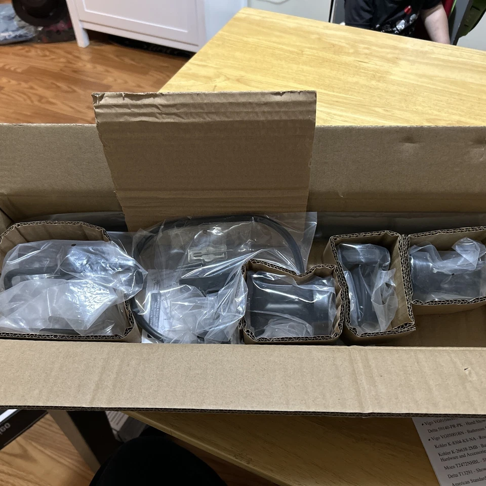 Franklin Latón Voisin 4 Piezas - Juego de Accesorios de Baño Negro Mate Accesorio de Baño Foto 2 de 2