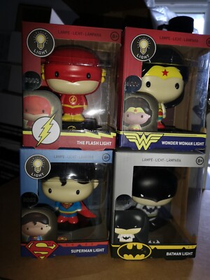 DC Character Icon Light up Batman Superman Wonder Woman Flash Set 4 Vinyl Figur