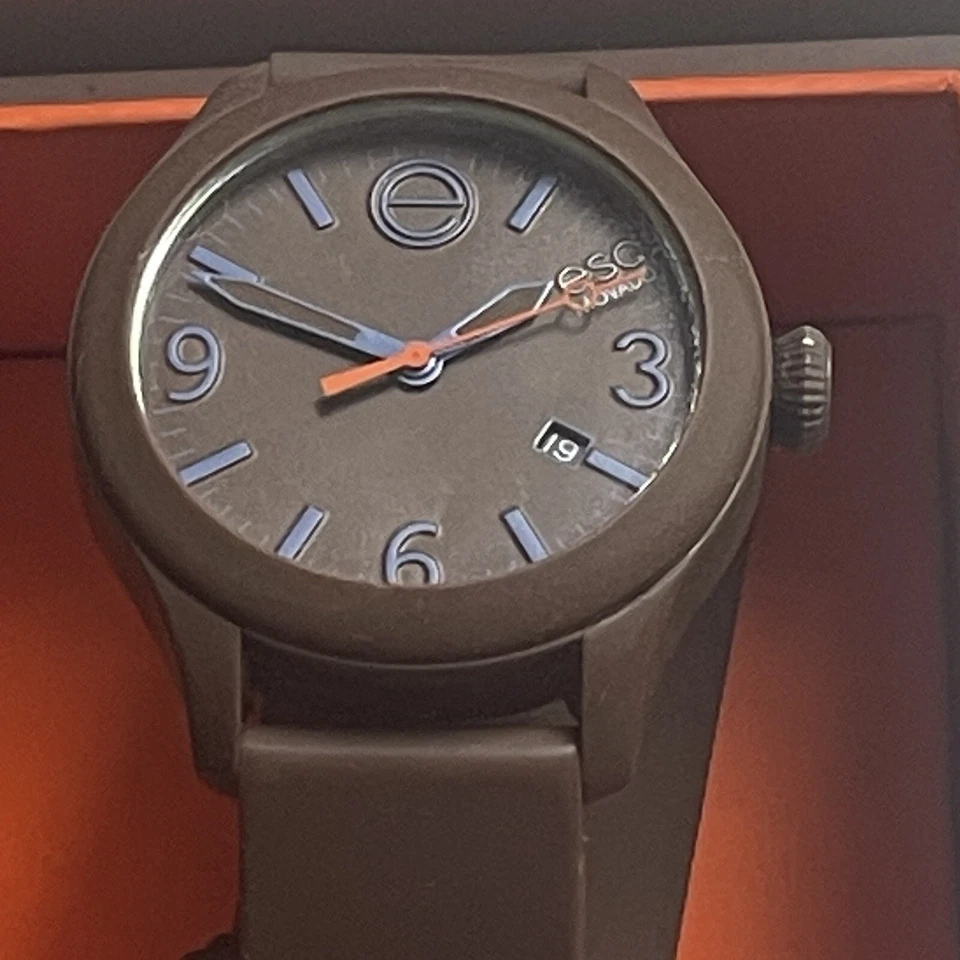 Reloj deportivo de lujo ESQ By Movado para mujer de acero de silicona Swiss Movt/marrón Foto 2 de 4
