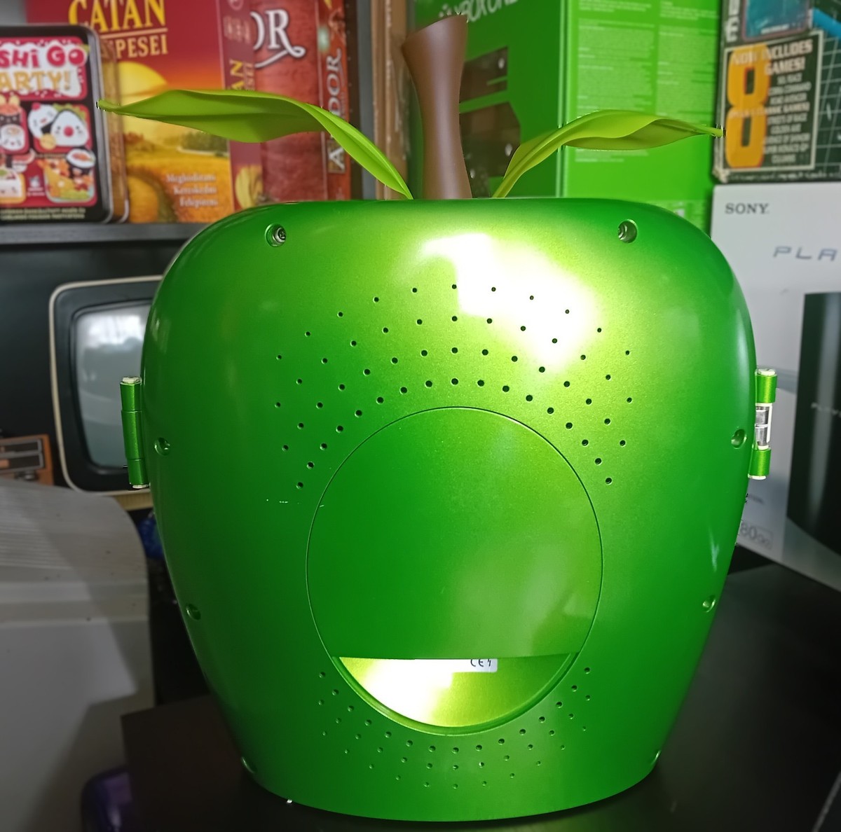 Rare Hannspree T094 Apple LCD TV Green Foldable - Tested & Working