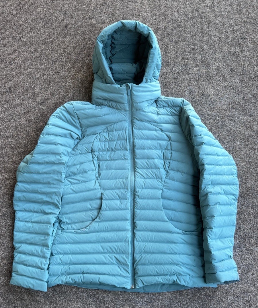 Lululemon PACK IT DOWN jacket Removable Hood GREE… - image 1