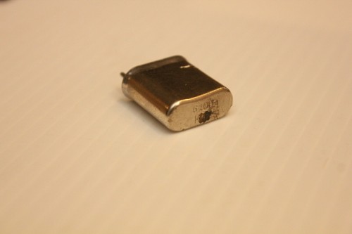 CRYSTAL - QUARTZ - 6100 kHz - 6.10 MHz - CR-18/U case - GRC-9