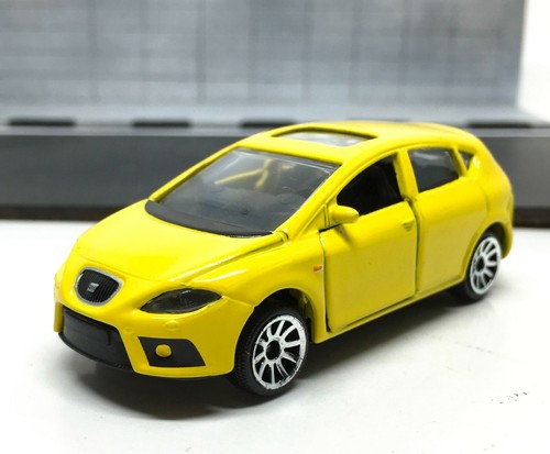 Majorette SEAT Leon Cupra Yellow - Wheel 5U 1:64 (3") no Package - Picture 4 of 8