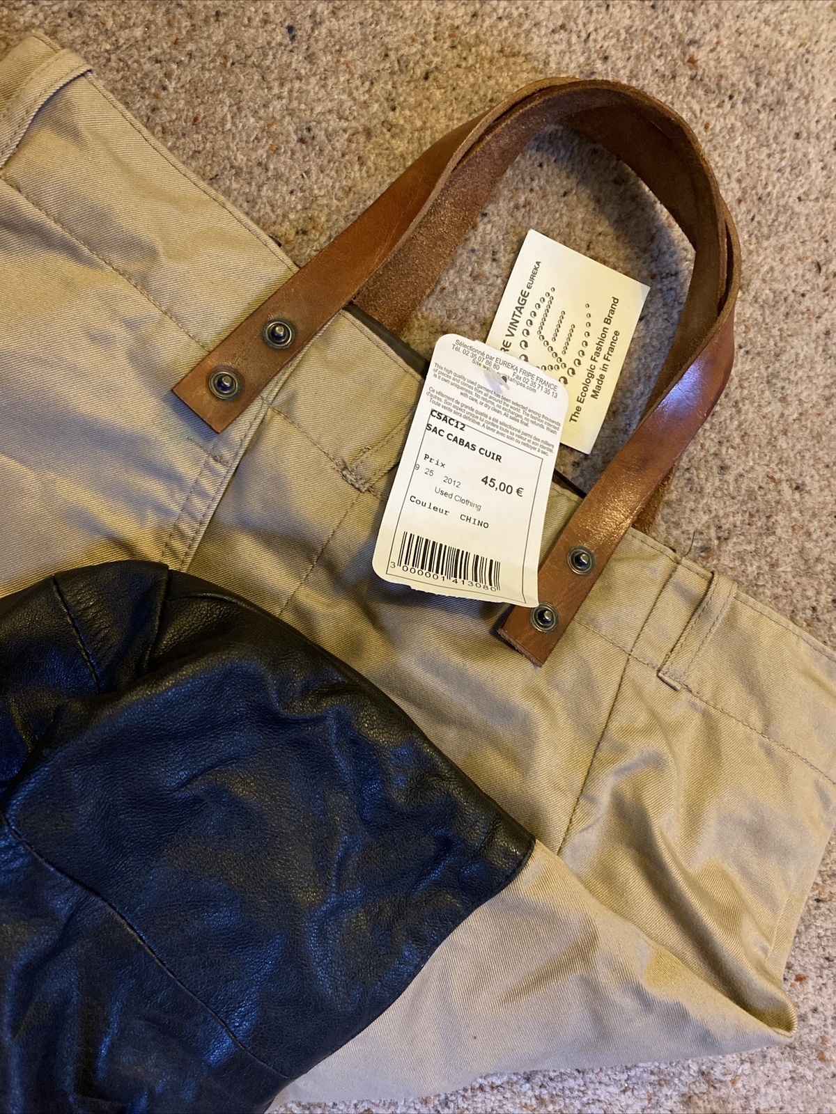 Pickering Whitney poche 9f8525b651703035738 Intrusion Sort Dévaster