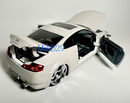 JADA DUB CITY 1/24 2003 INFINITI G35 blanco perla (SYMBOLIC SL-1) - Imagen 6 de 8