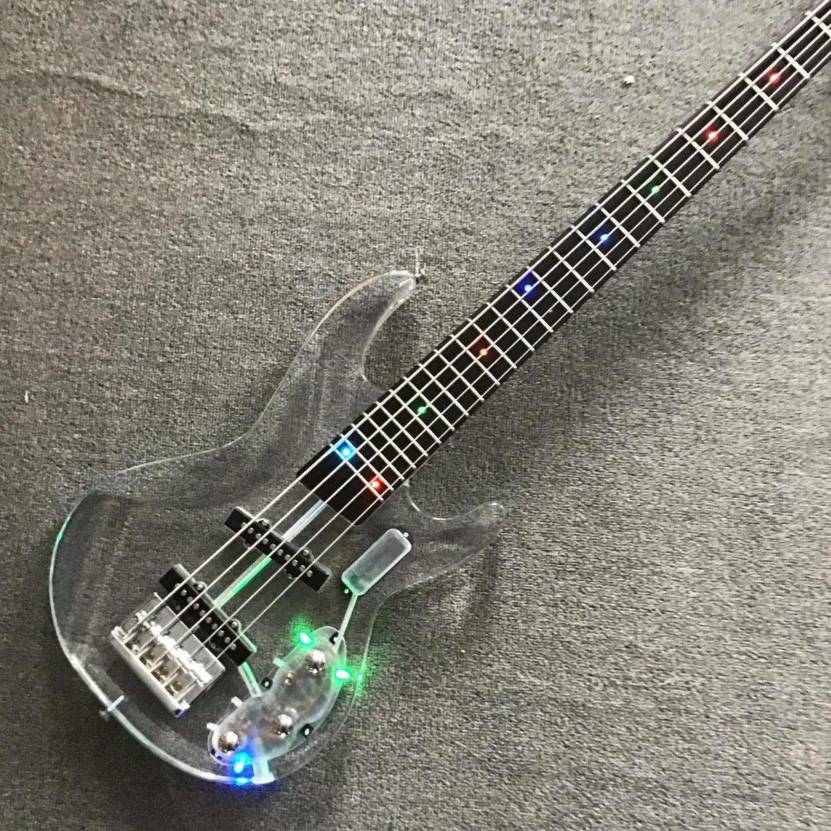 本日ラスト‼️透明エレキベース 5弦 LEDライト付き 本日ラスト‼️透明エレキベース 5弦 LEDライト付き Led Light 5