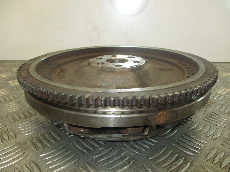 2015 Ford Fiesta 1.0 бензиновый Ecoboost YYJB. Маховик и сцепление 58K - Изображение 4 из 4