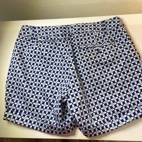 Liz Claiborne Sloane Blue patterned cuffed shorts women's size 10 - Picture 2 of 5