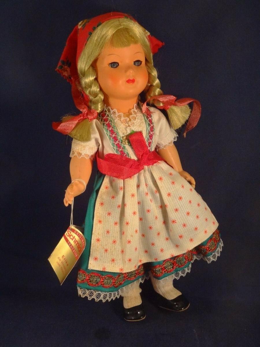 Poupée Ancienne Erika – La Viticultrice Du Rhin – Dirndl Raisin (occasion)