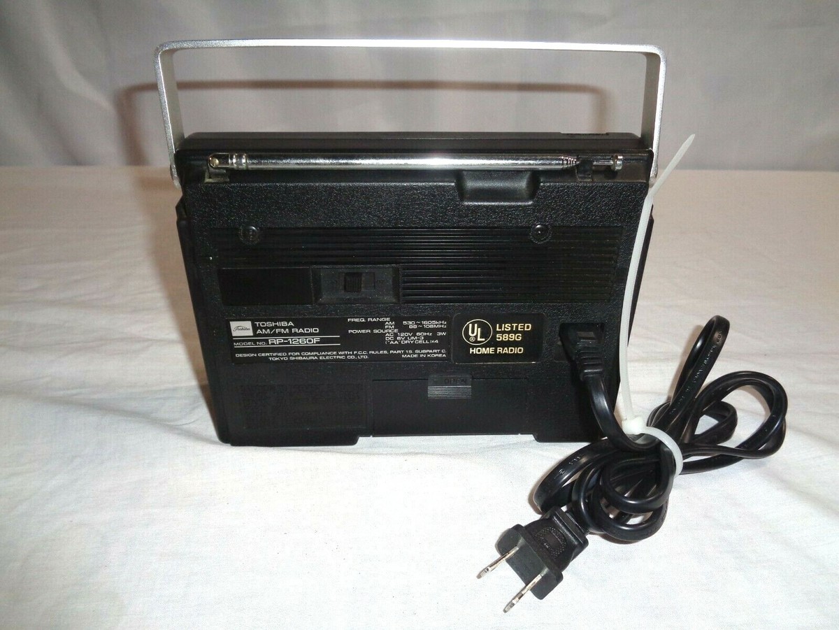 Vintage Toshiba Am/Fm Solid State Radio Model RP-1260F With Vintage Toshiba Am/Fm Solid State Radio Model RP-1260F With
