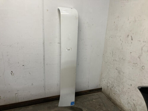 Peterbilt 579 WHITE Left/Driver CAB to SLEEPER Side Fairing/Cab Extender - Used