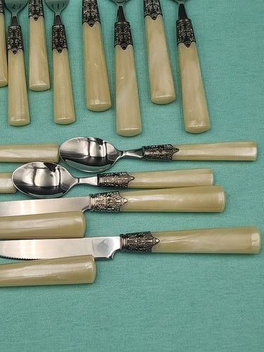 Gibson Stainless Steel Flatware Faux Ivory Handles Set Of 20. - Picture 6 of 12