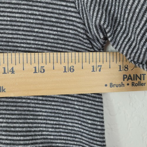 American Eagle Women's Soft Sexy Plush T-Shirt V-Neck Striped Gray Black XS SSl - Picture 7 of 7