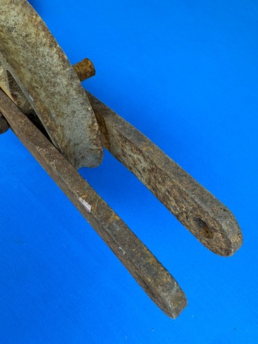 Antike Riemenscheibe mit Haken ~ 20 3/8" Länge, Rad 6 3/8" Durchmesser x 1 1/4" Breite, keine Risse - Bild 5 von 14